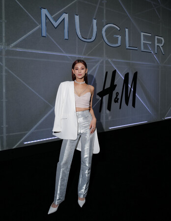 H&M 2023年 デザイナー・コラボレーション 「Mugler H&M（ミュグレー エイチ・アンド・エム）」コレクション NYグローバルイベント写真 西内まりや