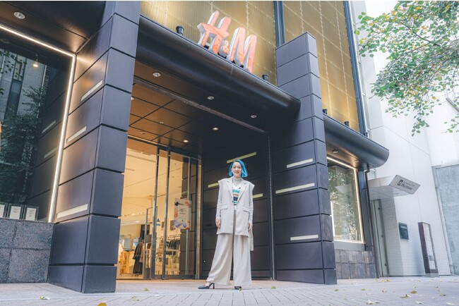 SHELLYさん、H&M 銀座並木通り店で開催中の「H&M Sustainability LAB」にご来店。