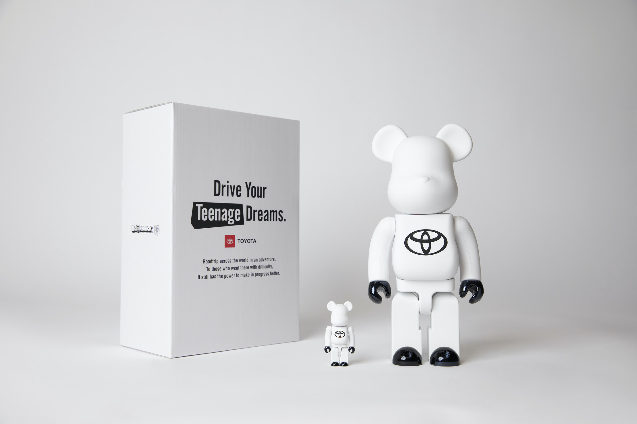 MEDICOM TOY - 即配送 BE@RBRICK TOYOTA 1000%の+aromascent.tn