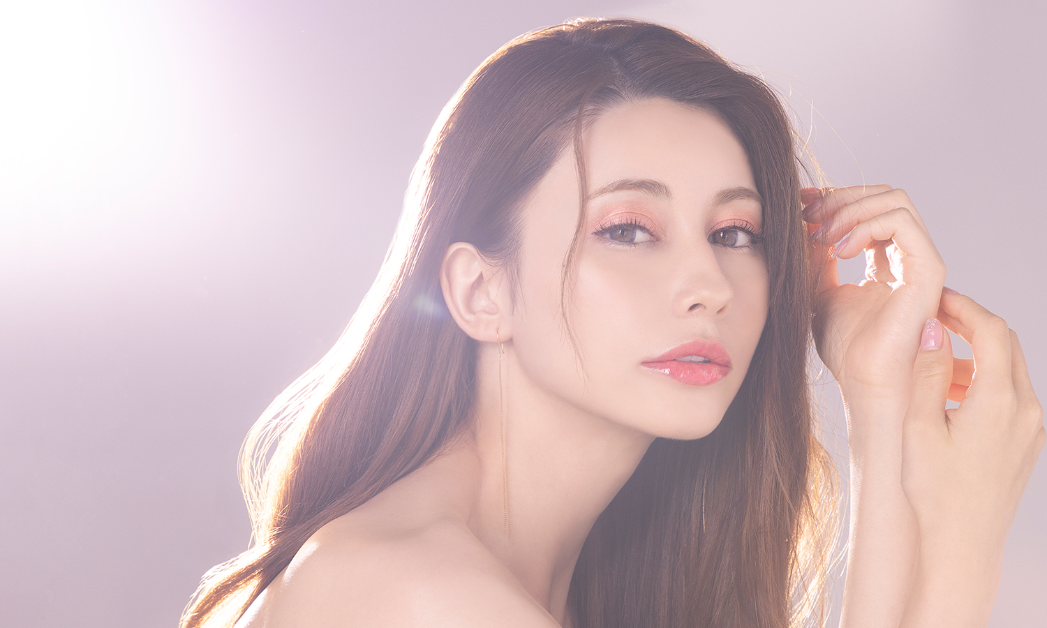 私は 頑張りすぎない ダレノガレ明美プロデュースcarome カロミー から 大人にぴったりの抜け感で色ツヤつづく リキッドアイシャドウ全5色が12月1日発売 株式会社i neのプレスリリース 私は 頑張りすぎない ダレノガレ明美プロデュースcarome カロミー から 大人にぴったりの抜け感で色ツヤつづく リキッドアイシャドウ全5色が12月1日発売 株式会社i neのプレスリリース