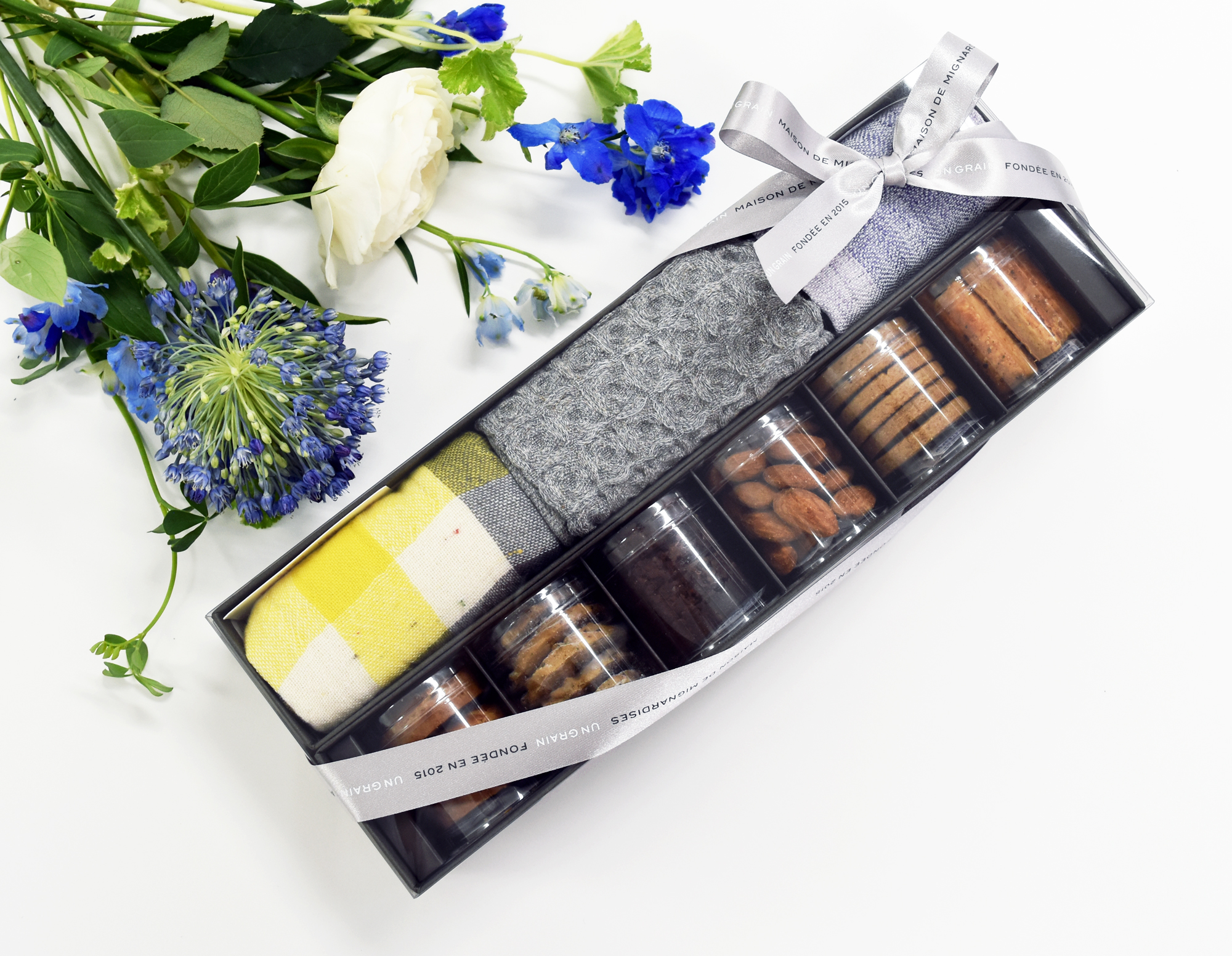 ミニャルディーズ専門のパティスリー Un Grain 父の日ギフト 焼き菓子 とタオルブランド Kontex とのコラボレーション商品販売開始 株式会社ヨックモックのプレスリリース