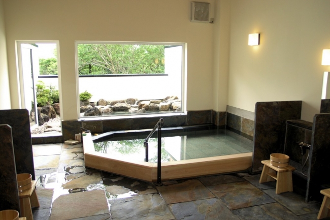 アルカリ性単純泉の内風呂大浴場