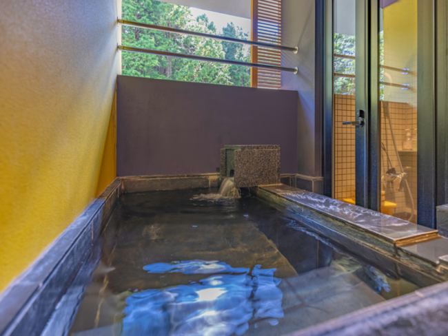 仙石原ススキの原一の湯の客室露天風呂（一例）