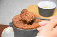 Minimalより、冬季限定のあつあつ出来立てスフレが登場。濃厚チョコレートを国産果実と楽しむ「チョコレートスフレ -りんごとベルガモット-」期間限定で登場