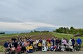 地域とサポーターで育む40万本のひまわり畑
