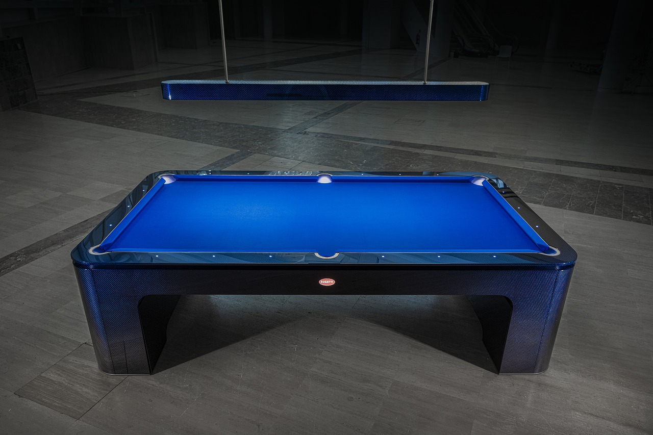 IT化されたブガッティのハイエンドビリヤード台「Bugatti Pool Table