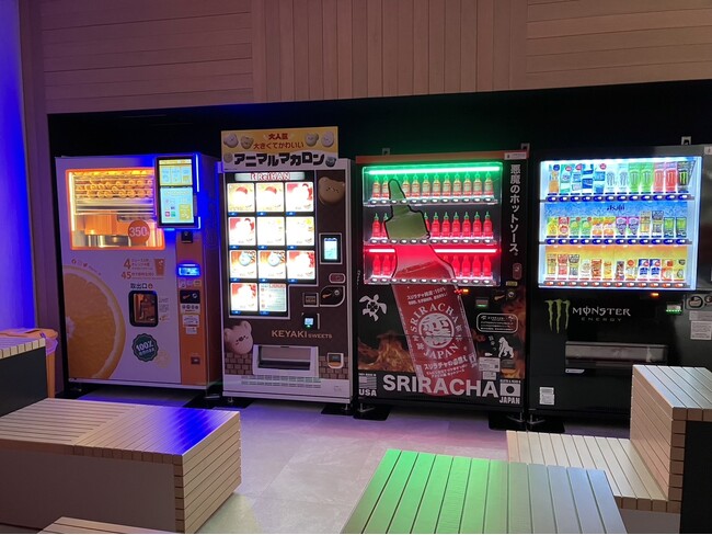CeeU Yokohamaに設置の搾りたてオレンジジュース自販機IJOOZ CeeU Yokohamaに設置の搾りたてオレンジジュース自販機IJOOZ