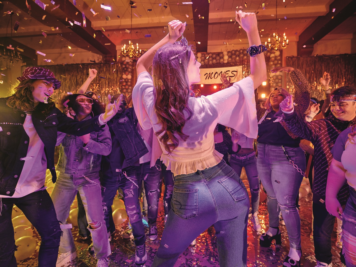 アメリカンイーグルがウエストと腰回り 腿のサイズギャップを解消し 女性らしいシルエットをより引き立たせる New Fit Curvy Jeans を7 26 金 より発売 株式会社イーグルリテイリングのプレスリリース