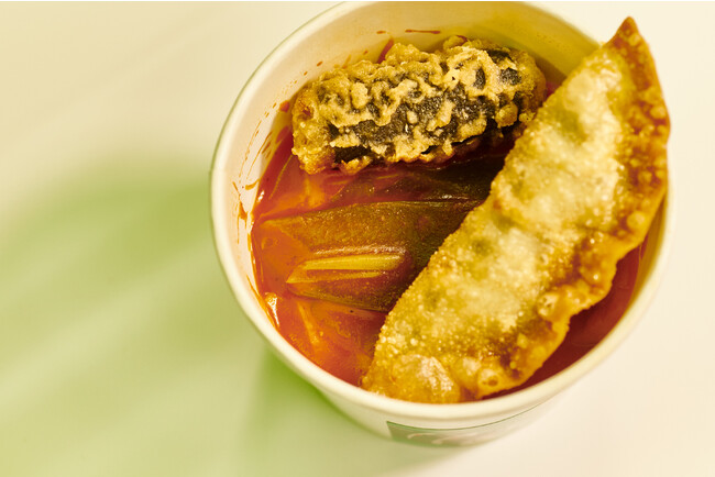 トッポッキ (オリジナルソース)+揚げ物2種（王マンドゥ春雨&野菜海苔巻き）