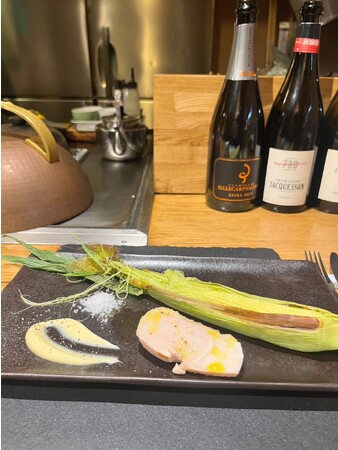 葉付きのヤングコーンと広島赤鶏の胸肉低温調理 葉付きのヤングコーンと広島赤鶏の胸肉低温調理