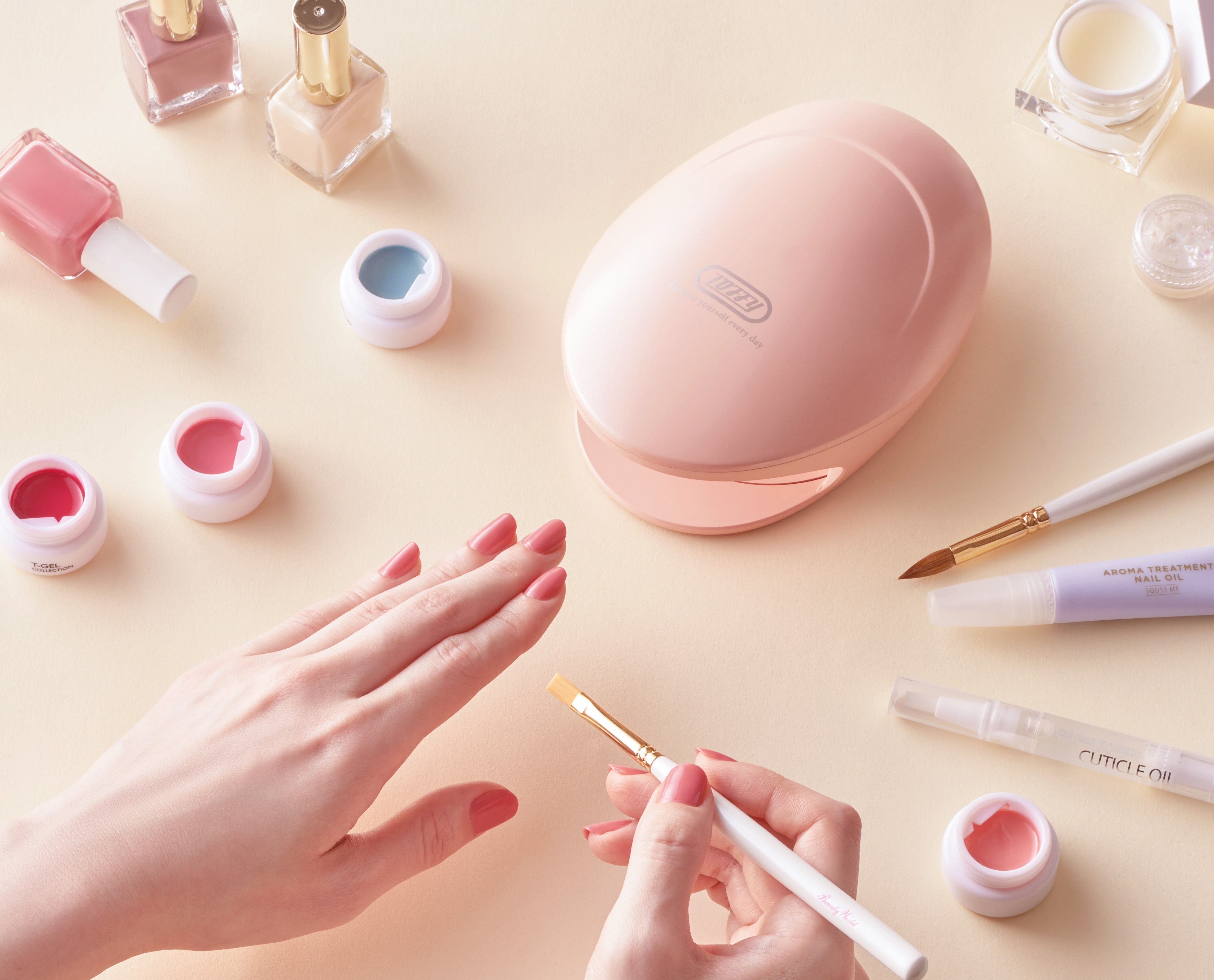 自分磨きが楽しくなる美容ケアシリーズToffy Beautyから「Toffy Beauty 2wayネイルドライヤー 」新発売！｜株式会社ラドンナのプレスリリース