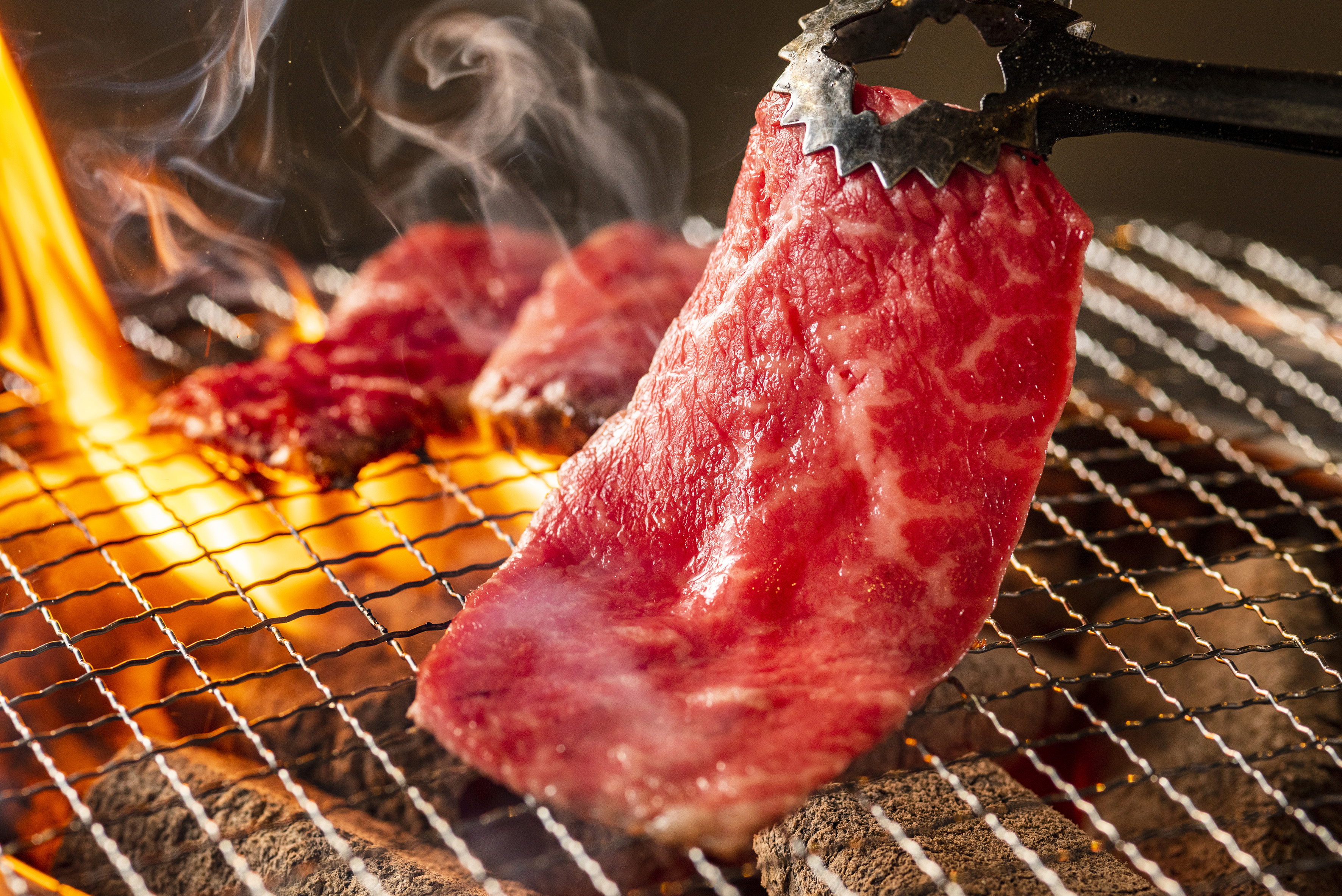 ４月１日 木 オープン 炭火焼肉 狸小路やまごや 1日の活力に 札幌で朝８時から楽しめる 朝の焼肉 充分な換気設備も用意 サッポロホールディングス のプレスリリース