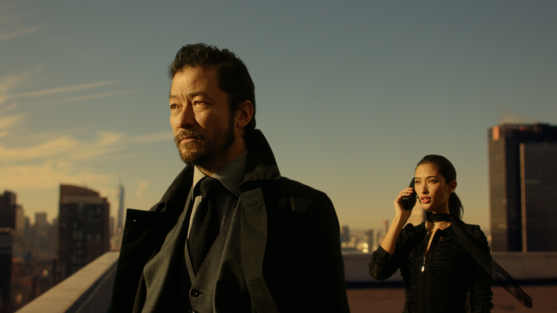 サッポロ 麦とホップ ｔｈｅ ｇｏｌｄ 新tvcm 浅野忠信さん 岡田准一さんがミッションを遂行するエージェント役に 麦とホップ史上最大スケール のtvcm 新シリーズスタート サッポロホールディングス のプレスリリース