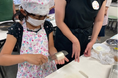 こども食堂で子どもたちが「ミルクもち」づくり