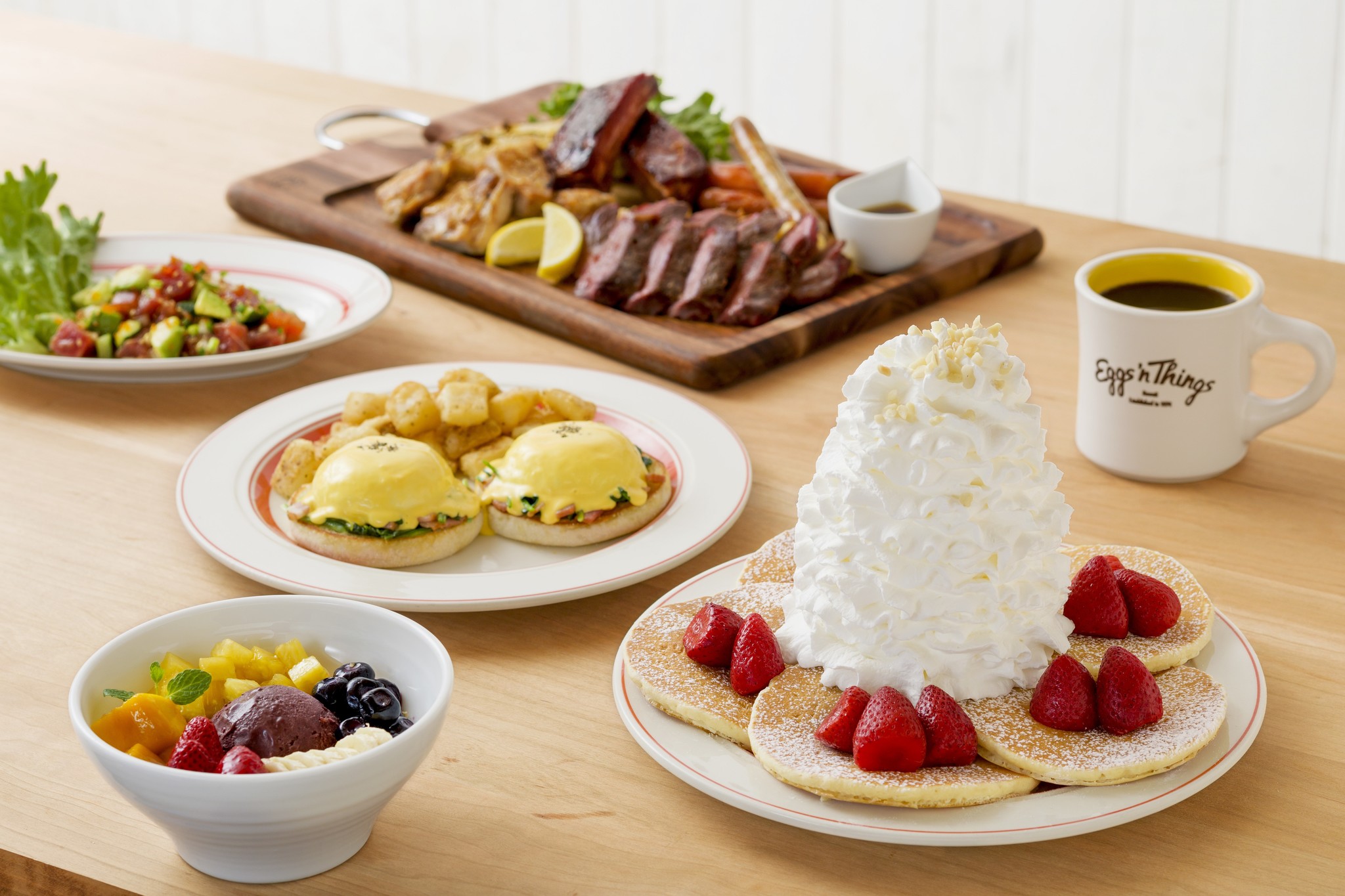 ～シーフードメニューも加わりさらに充実のラインナップ～ Eggs 'n Things日本上陸9周年を記念して4月1日（月）より新メニューが仲間