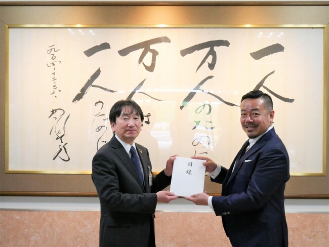 左：とやま生活協同組合 代表理事 理事長　小泉 謙二様　右：MPMジャパン 社長兼CEO　二重作 将人