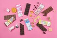 ポップで目を惹く障害者アートを起用して人気シリーズに!【第3世界ショップ×嬉々‼CREATIVE】フェアトレードチョコレート&コーヒーの「Artisanシリーズ」、今季も10月17日より全国発売!!