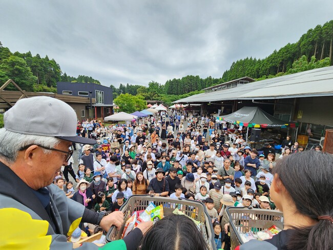 棟上げ餅投げ体験