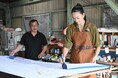 世界的スーパーモデル冨永愛も緊張の一瞬?高知での初体験「フラフ」作り
