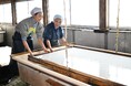 【ＢＳ日テレ】冨永愛が約1500年の歴史を誇る「越前和紙」の工房を訪れ、幻の技「漉き掛け」の極意に迫る