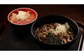 【ＢＳ日テレ】「ドランク塚地のふらっと立ち食いそば」東京・上落合で見つけた居酒屋発立ち食いそば屋　居酒屋経営の知識を活かした田舎そばの安さに塚地も驚き！　細いのにしっかりガシガシいける麺