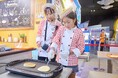 【カンドゥー大日】大好評の「パティシエ体験」が関西初登場！昭和産業×カンドゥー大日、期間限定アクティビティを開催。～「SHOWAふんわりホットケーキミックス」で、オリジナルスイーツを作ろう！～