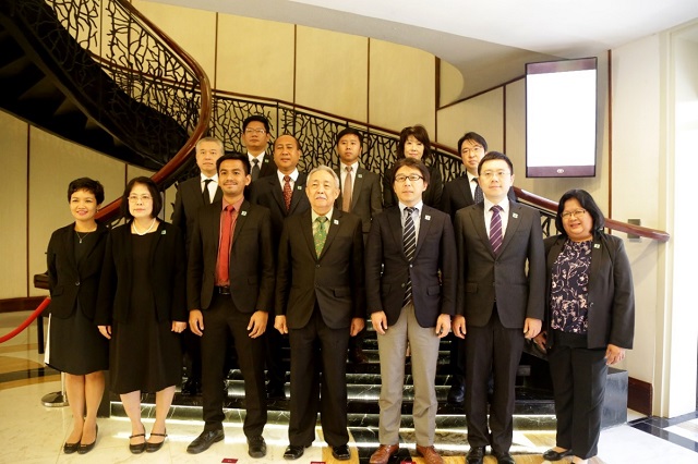 ASEAN＋3石油備蓄ロードマップ会合参加者による集合写真
