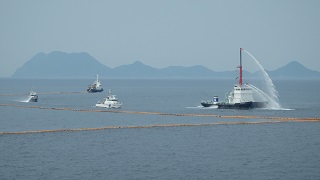 流出油防除訓練（放水攪拌・可燃性ガス検知）