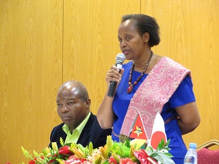 右：Marta Pecado人材開発部長、左：Simbine大臣顧問（前MIREME-DPC局長）