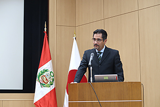 駐日ペルー共和国大使館　アレクシス・アキノ　公使参事官による挨拶
