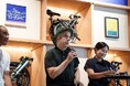 Brompton Tokyoが「“ESPO”ギャラリー」に 『Brompton × Stephen “ESPO” Powers Art Exhibition at Brompton Tokyo』
