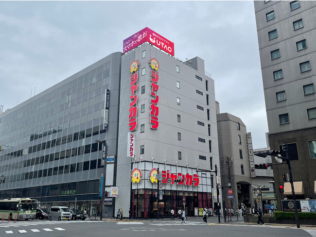 ジャンカラ梅田芝田町店の屋上広告