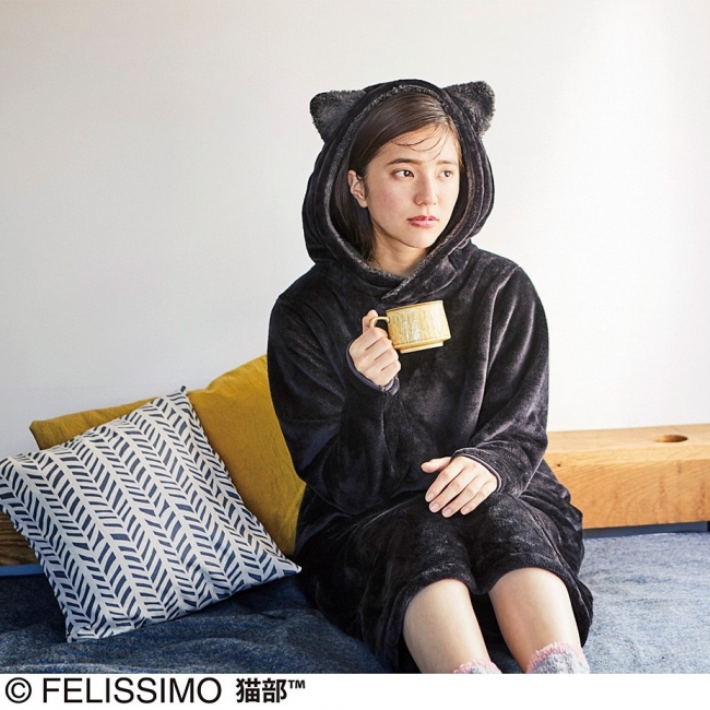 気品のある黒猫に変身 なりきりにゃんこ 上品な黒猫ロングワンピース が フェリシモ猫部 から新登場 株式会社フェリシモのプレスリリース