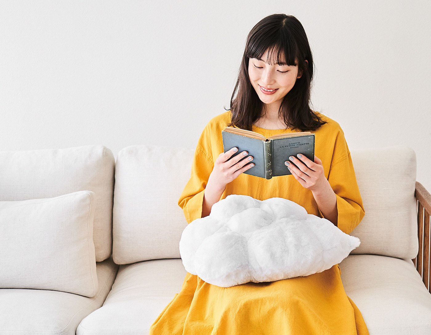 雲に包まれて眠りたい人向け ふわふわ雲のシャーリング布団カバー と雲の形状を立体で再現した リアルなふわふわ雲クッション がフェリシモ You More から誕生 株式会社フェリシモのプレスリリース