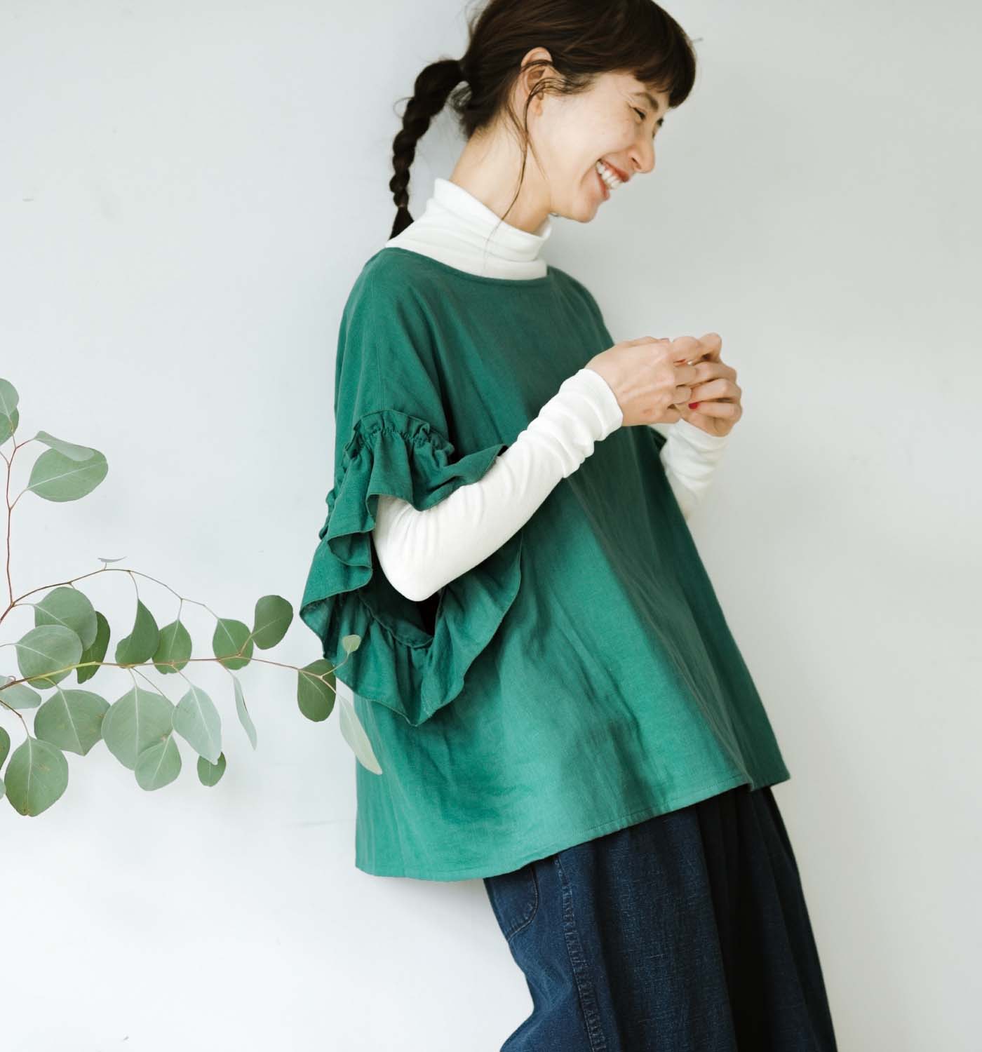 機能性・心地よさとデザイン性を兼ね備えた着回し力ある服。「ココロのゆとり」を応援する大人の女性ためのブランド「frauglatt[フラウグラット]」が2020年春の新作アイテムを発表