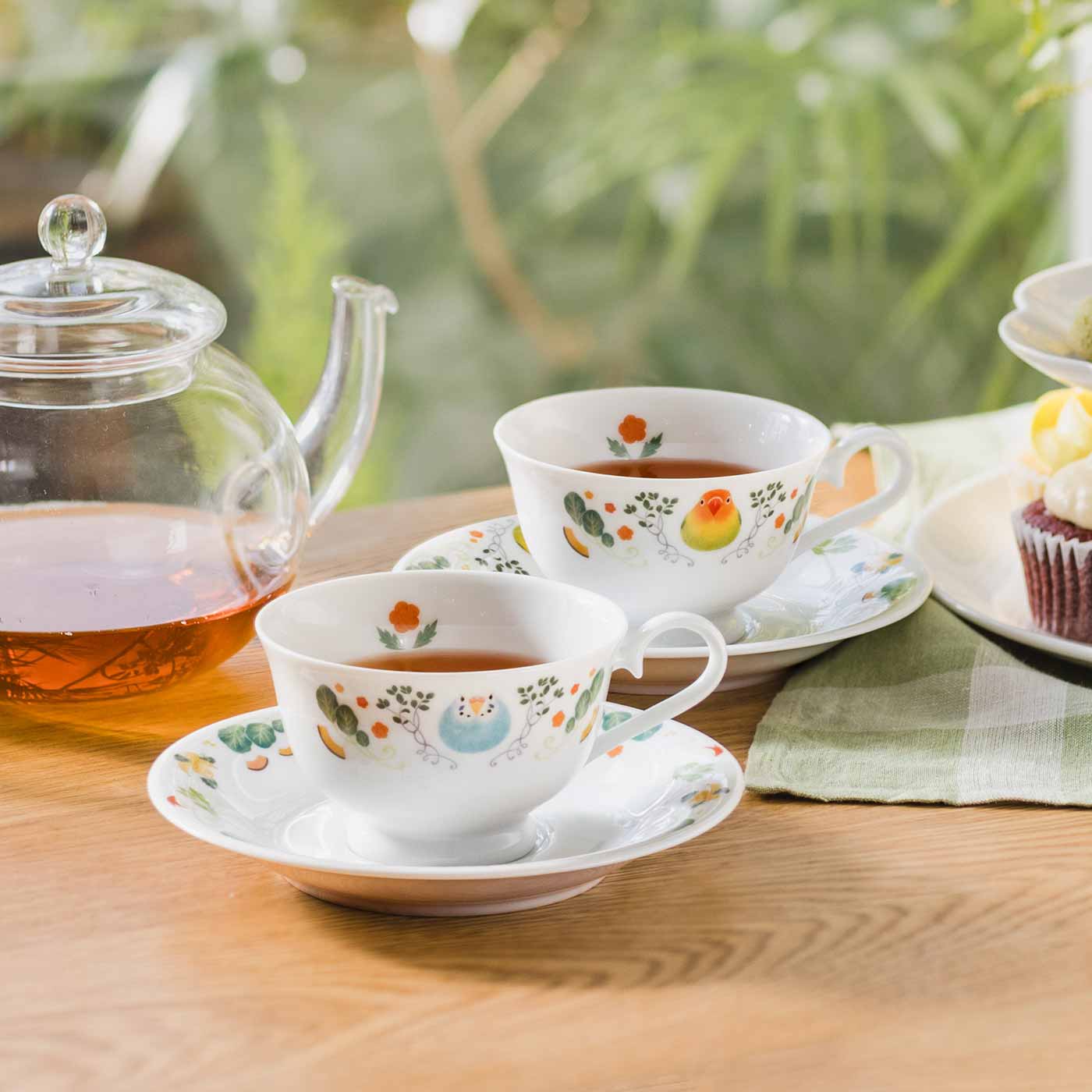 小鳥好きさんのための ほっこりお茶会 インコのカップ ソーサー がフェリシモから登場 株式会社フェリシモのプレスリリース