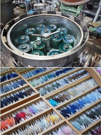 生糸を染めて生地を織る、「先染め」が播州織の伝統です。これらの糸が、細やかな柄を生み出します。