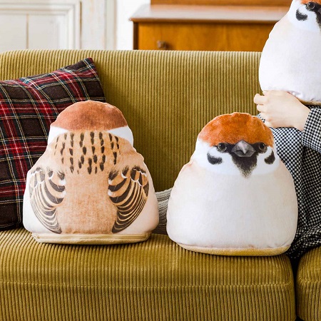 すずめのふっくら丸い姿をリアルに再現 寒い季節にむぎゅっとからだを寄せ合いたくなる ふくらすずめ のもっちりクッション が フェリシモ You More から誕生 株式会社フェリシモのプレスリリース