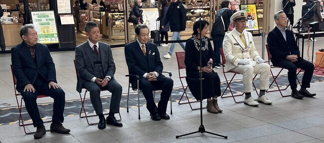 左から土田さん、齊藤さん、西川さん、奥山さん、岡本さん、杉村さん