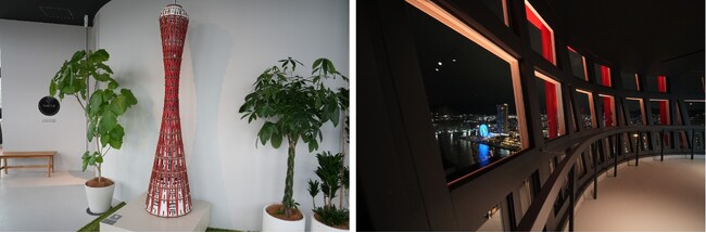 展望５階　フォトブースなどの設置がある展望室「Smile Park」（写真左）とその夜景の眺望(写真右）