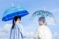 青森の伝統工芸「津軽びいどろ」の風鈴をモチーフにガラスの揺らめきや風合いを再現した傘がフェリシモ「YOU+MORE!」から新発売