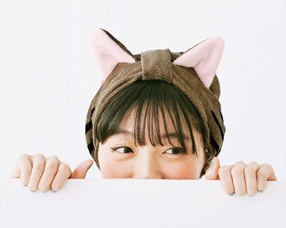 ピーン と立体的な猫耳付きお風呂上がりヘアターバンが フェリシモ猫部 から新登場 株式会社フェリシモのプレスリリース