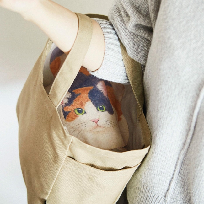 バッグの中に猫!?「猫と目があう目隠しトートバッグ」が『YOU+MORE