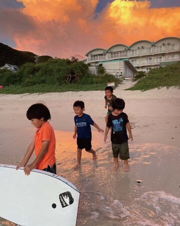 2022年渡嘉敷ビーチ賞（島民部門）最優秀作品：「燃え上がる台風前／aloha.tokashiki」