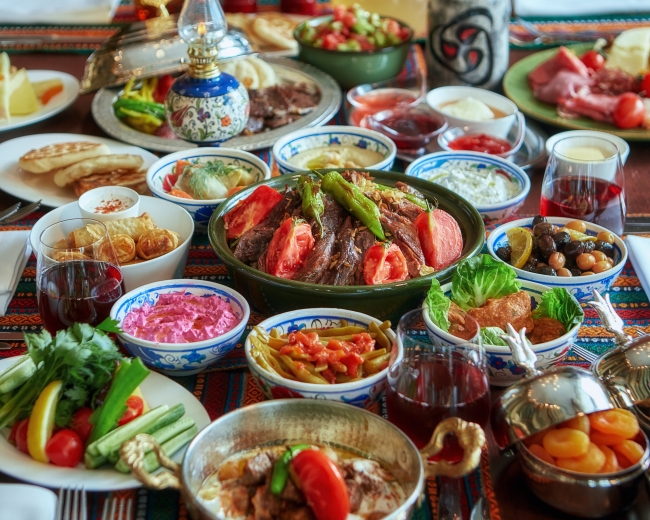 世界三大料理の１つ「トルコ料理」をカラフルに盛り付けて