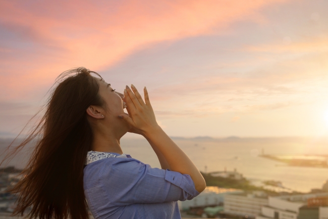 大阪湾に沈む夕日に想いを叫ぶ