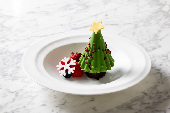 クリスマスツリーに見立てたピスタチオのムースと ベリーのマリネ クリスマスツリーに見立てたピスタチオのムースと ベリーのマリネ