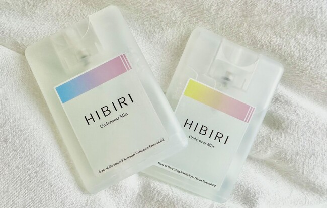 「HIBIRI」アンダーウェアミスト（左）ゼラニウム＆ローズマリーベルべノン精油の香り（右）イランイラン＆ヘリクリサムフィメール精油の香り