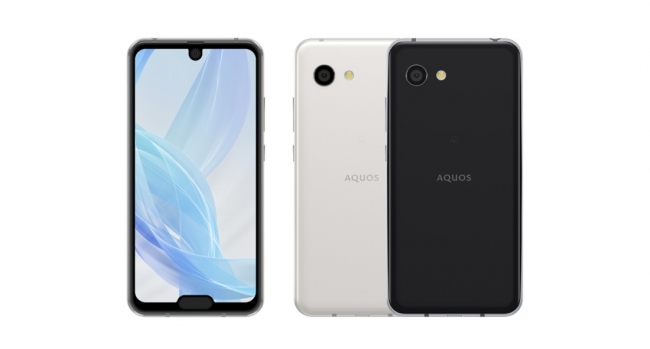 スマートフォン「AQUOS R2 compact」(左から、ディープホワイト、ピュアブラック) ●画面はハメコミ合成です。 ●開発中につき、発売時にデザインや仕様が変更になる可能性があります。