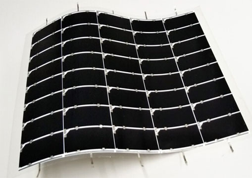変換効率32.65％を達成した軽量かつフレキシブルな太陽電池モジュール